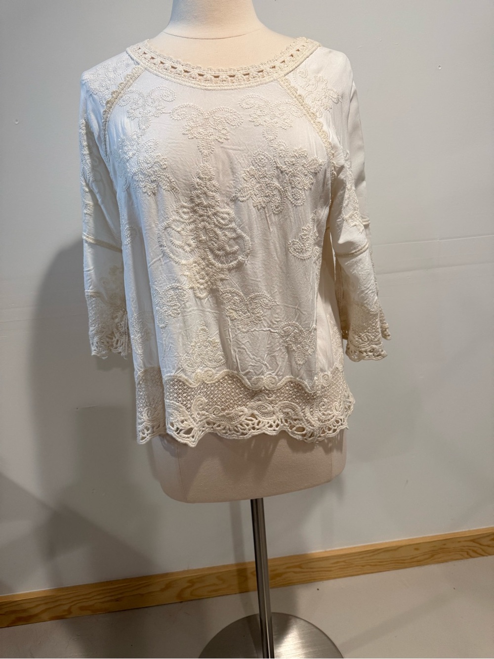 Democracy rayon lace top